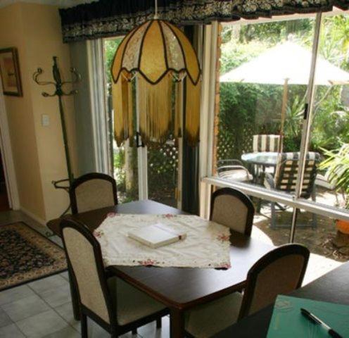 לינה וארוחת בוקר גולד קוסט Hillside Country Retreat חדר תמונה